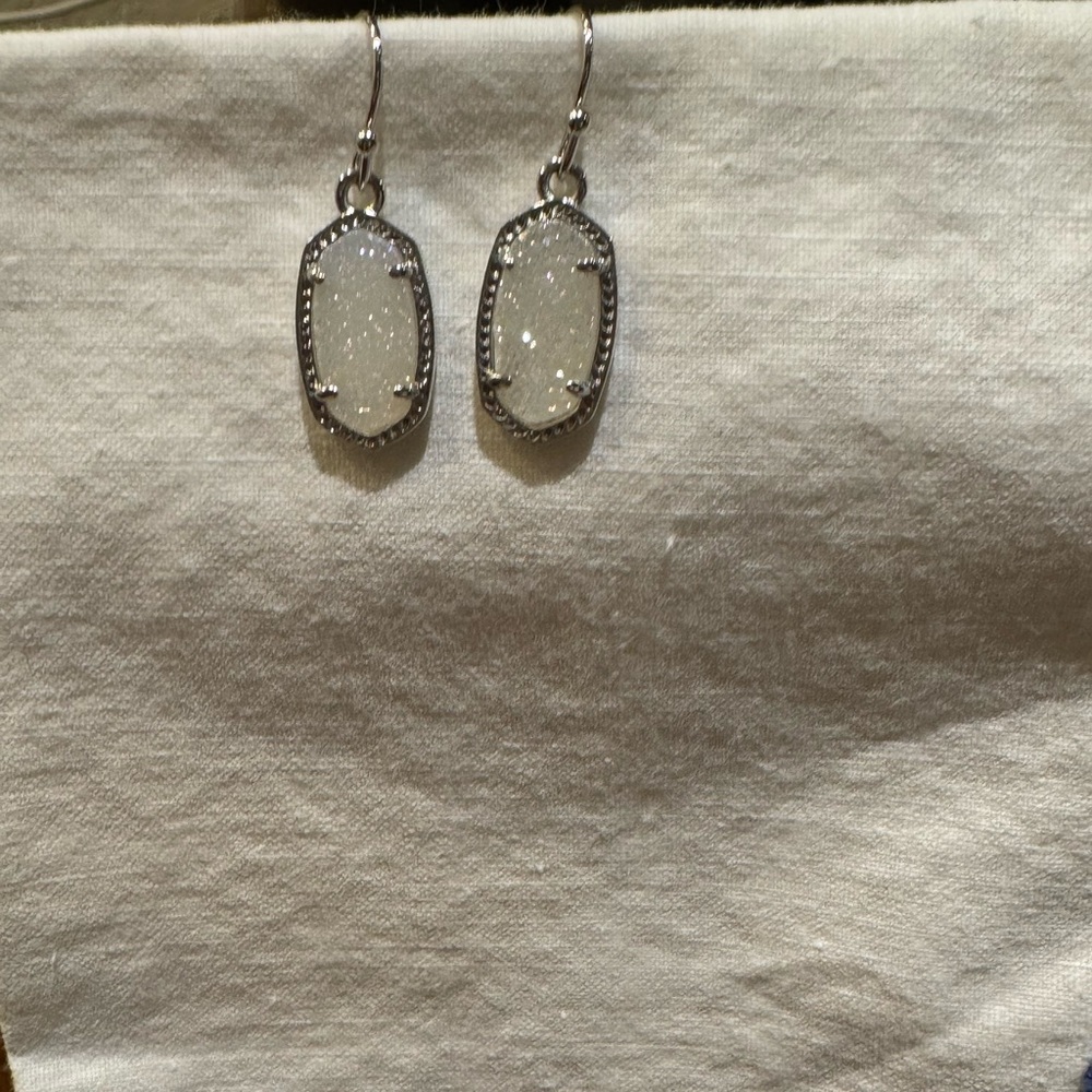 Kendra Scott Lee Silver Drop- Elegant Silver Glitter Earrings